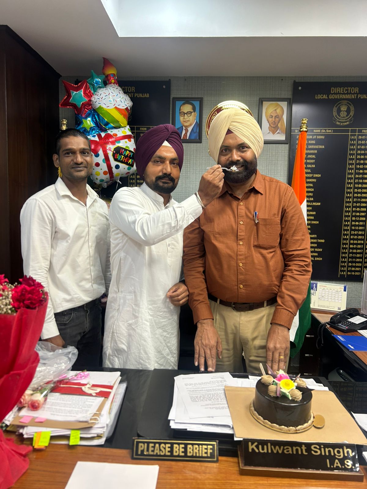 मोरिंडा के युवा नेता बिक्रमजीत बिक्की खैरपुर ने आईएएस कुलवंत सिंह को जन्मदिन की बधाई दी